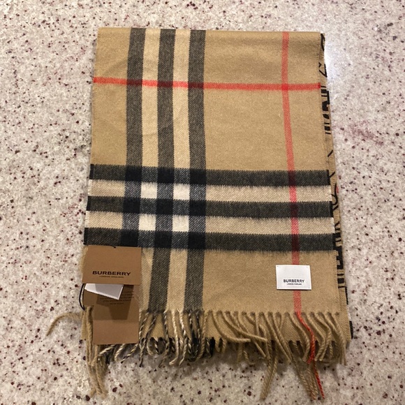 Burberry Scarf - Picture 1 of 5